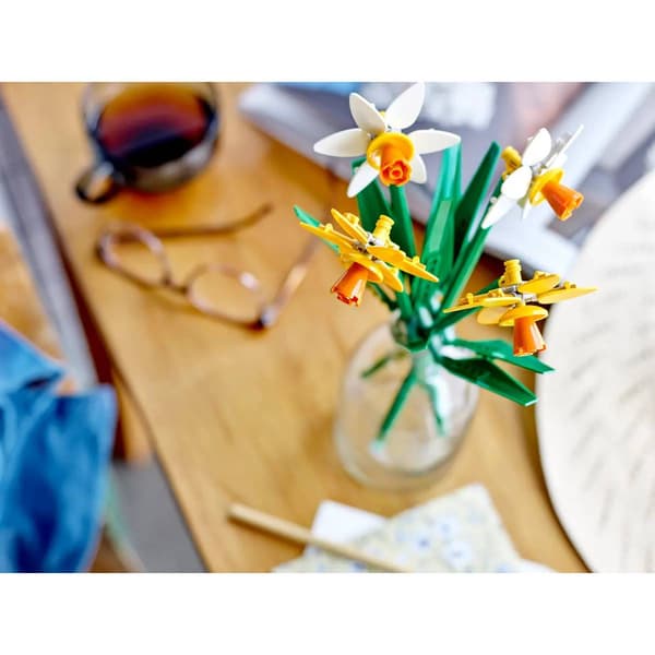 LEGO® Daffodils