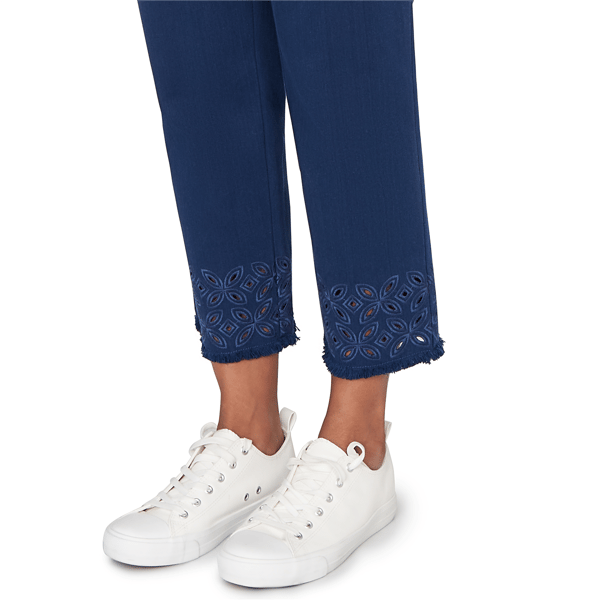 Petite Alfred Dunner Mykonos Embroidered Hem Pull-On Pants