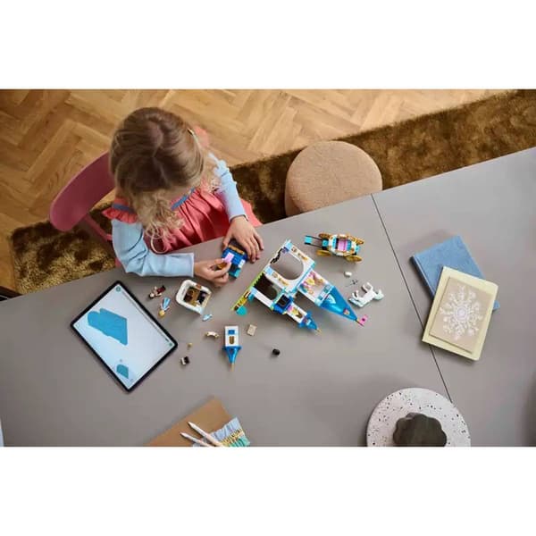 LEGO® Disney Princess Cinderella''s Castle & Horse Carriage