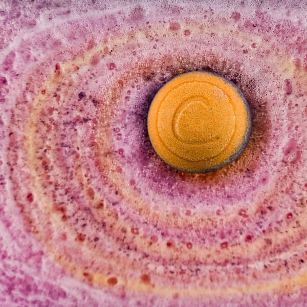 Cosset Sweet Kisses Uplifting Note Bubble Bath Therapy Bomb®