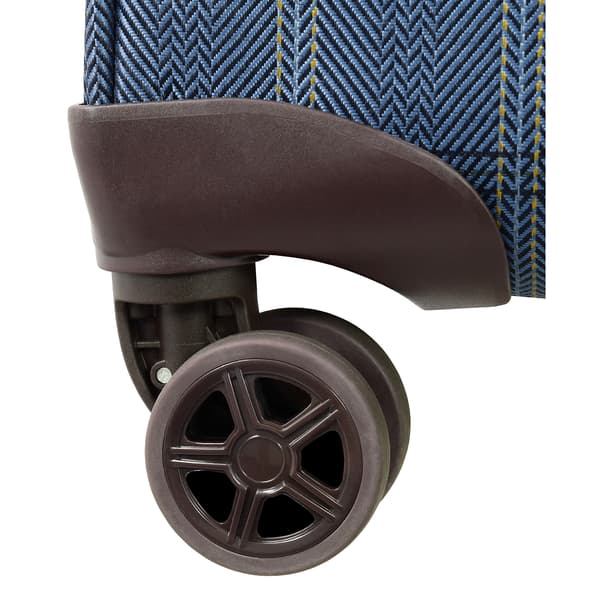 London Fog Brentwood II 25in. Spinner Luggage