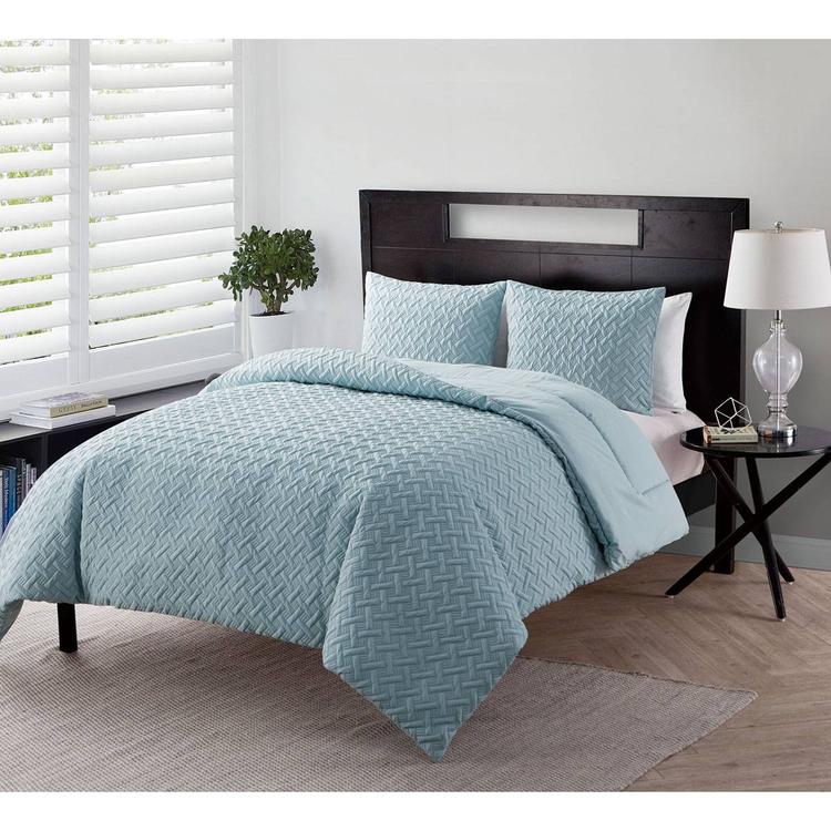 VCNY Home Nina Embossed Comforter Set