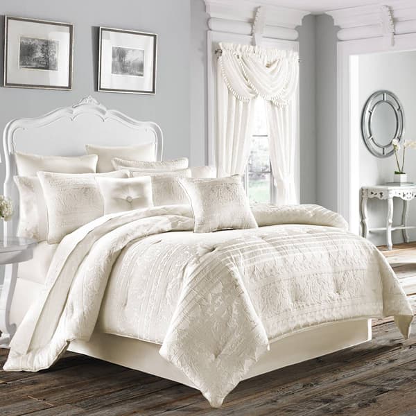 Five Queens Court Mackay 4pc. Comforter Set - image 