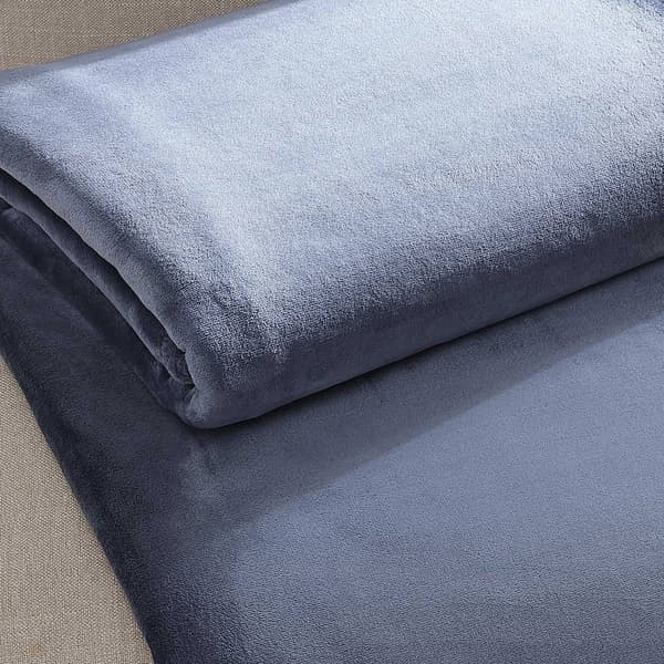Calvin Klein Solid Plush Blanket