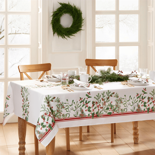 Threadmade Winter Holiday Berry Fabric Tablecloth
