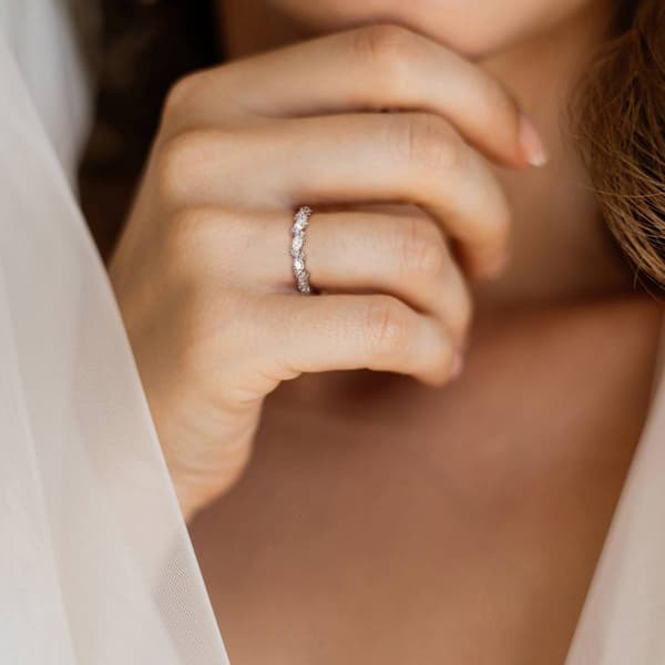 Gemstone Classics™ 1 1/4kt. Dew Moissanite Crossover Band