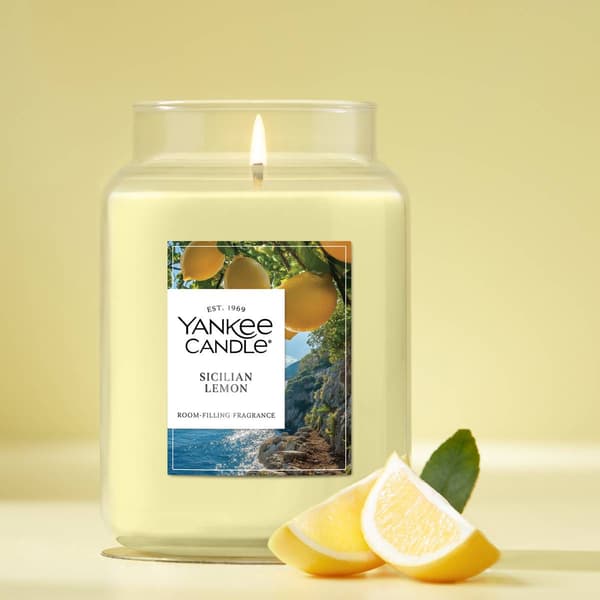 Yankee Candle(R) 22oz. Sicilian Lemon Jar Candle