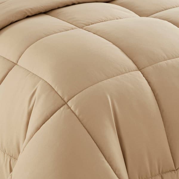 Sweet Home Collection All Season Warmth Comforter