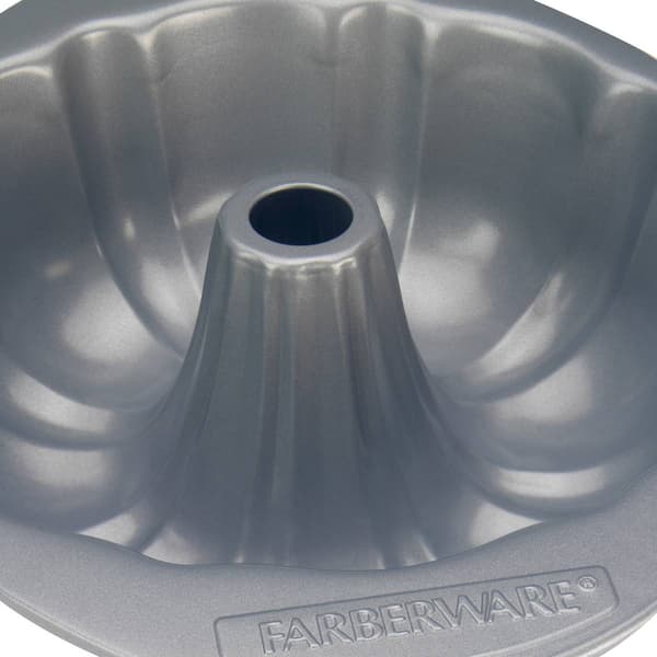 Farberware® 10in. Non-Stick Bakeware Fluted Mold