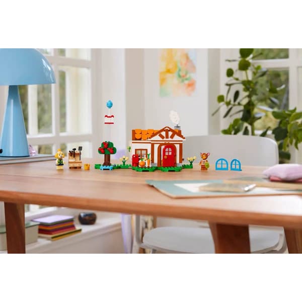 LEGO&#174; Animal Crossing Isabelle''s House Visit
