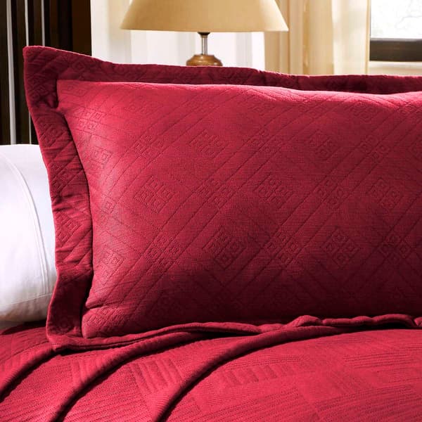 Superior Geometric Matelasse Scalloped Bedspread Set