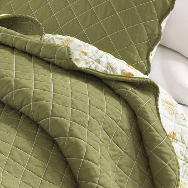 FreshFolds Ilianna 3pc. Floral Scalloped Cotton Quilt Set