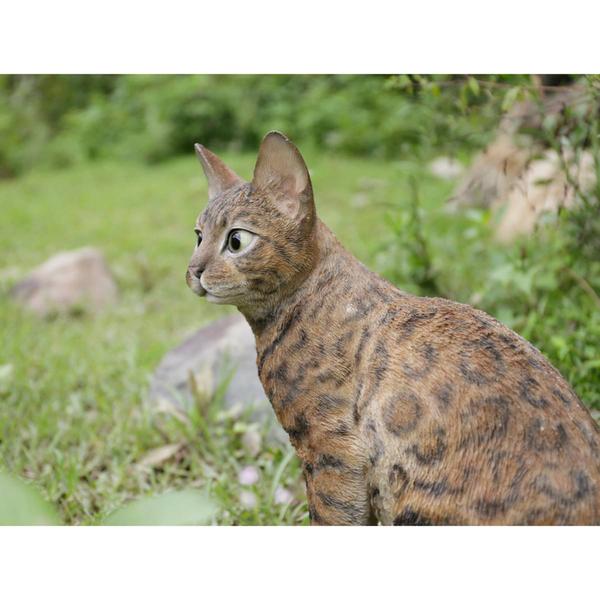 Hi-Line Gift Sitting Bengal Cat Garden Statue