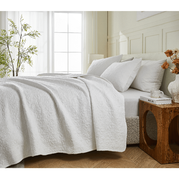 Patina Vie 3pc. Zafira Cotton Stitched Embroidered Quilt Set