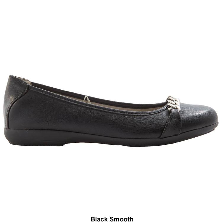 Womens Cliffs by White Mountain Charmed Flats