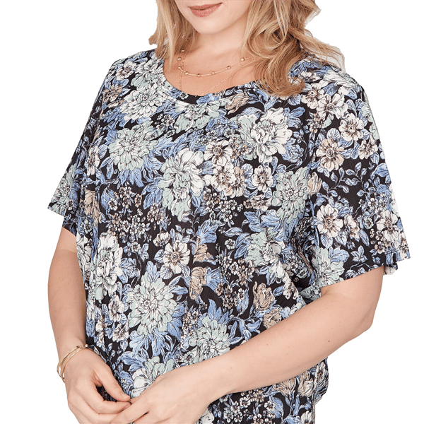Plus Size Emaline Key Items Short Sleeve Round Neck Floral Tee