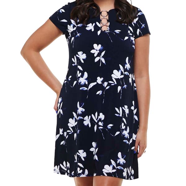 Petite MSK Short Sleeve Floral Three Ring Shift Dress