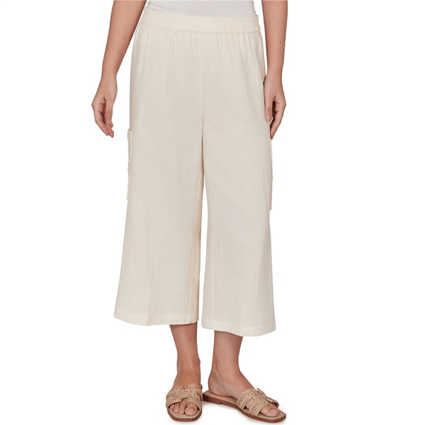 Petite Ruby Rd. Renaissance Romance Pull On Cargo Capris
