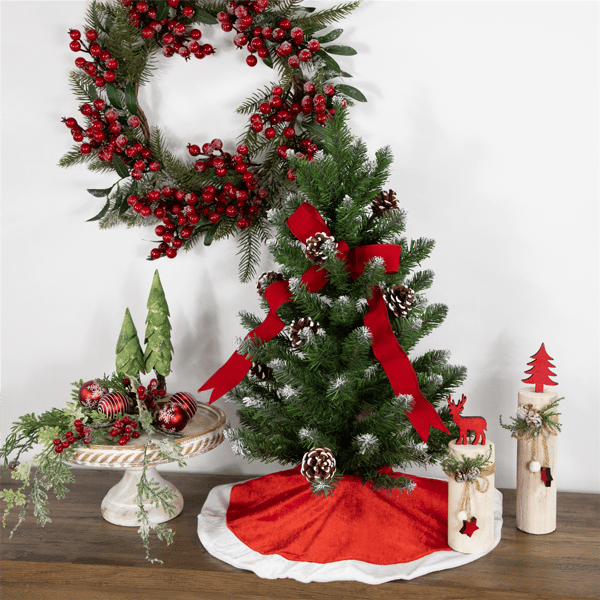 Northlight 18in. Traditional Mini Christmas Tree Skirt