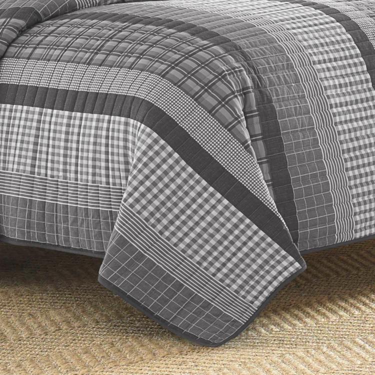 Nautica Gulf Shores 136 Thread Count Reversible Quilt Set