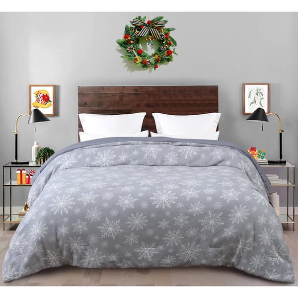 Ashley Cooper&#40;tm&#41; Winter Sparkle Plush Comforter - image 