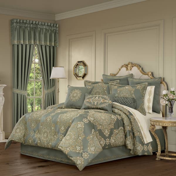 J. Queen New York Soprano Bedding Set