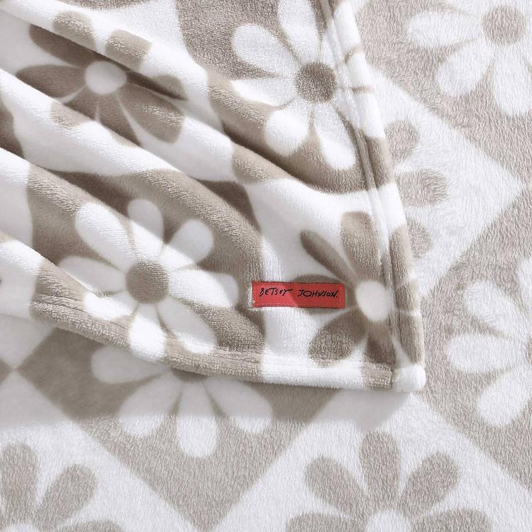 Betsey Johnson Daisy Check Throw