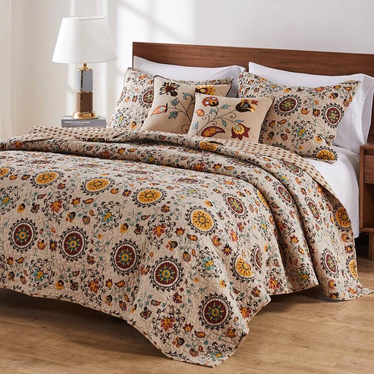 Greenland Home Fashions(tm) Andorra Paisley Quilt Set w/ Pillows
