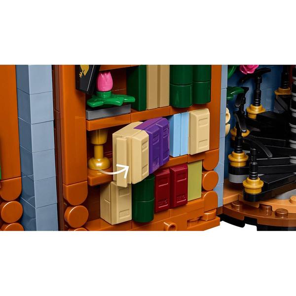 LEGO® Icons Bookstore: Book Nook