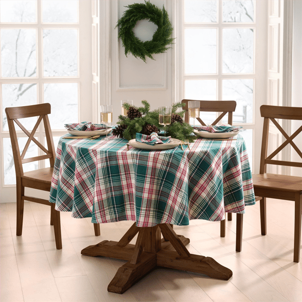 Threadmade Holiday Fireside Plaid Tablecloth