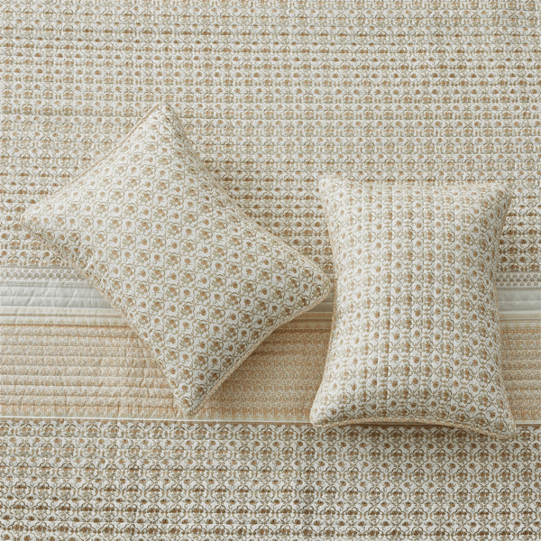 Patina Vie Maison Vintage Floral Loretta Rosey Lace Quilt Set