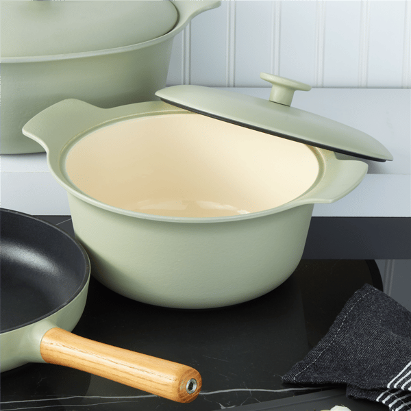 BergHOFF Ron Cast Iron 10in. 4.4qt. Dutch Oven with Lid