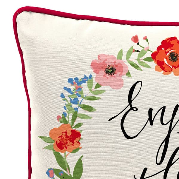 Jordan Manufacturing Little Things Wreath Outdoor Throw Pillow