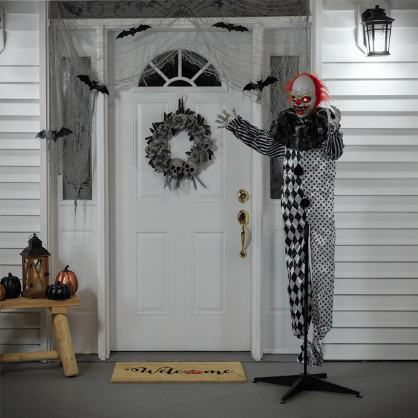Northlight Animated Glowing Eyes Standing Clown Halloween Décor