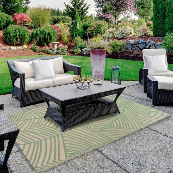 Northlight Seasonal Leaf Rectangular Indoor/Outdoor Area Rug