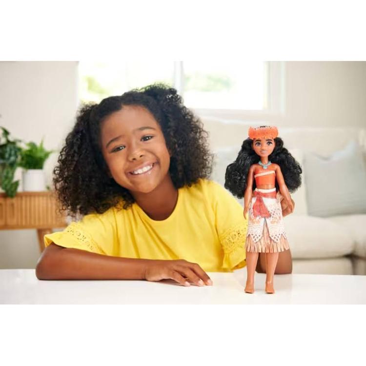 Disney Princess Moana Doll With Sparkling Fashion & Accessories