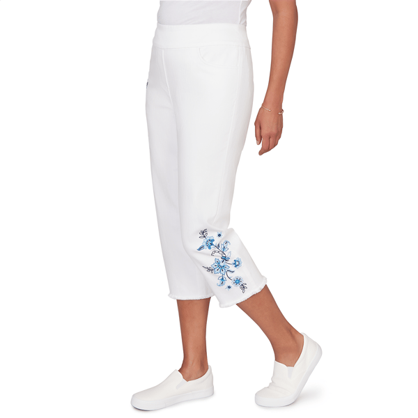 Womens Alfred Dunner Mykonos Floral Embroidery Fringe Hem Capris