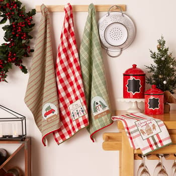 Set of 4 Holiday Kitchen Towels