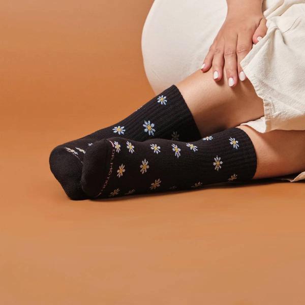 Womens Dr. Motion 2pk. Mini Daisy Rib Mid Crew Socks