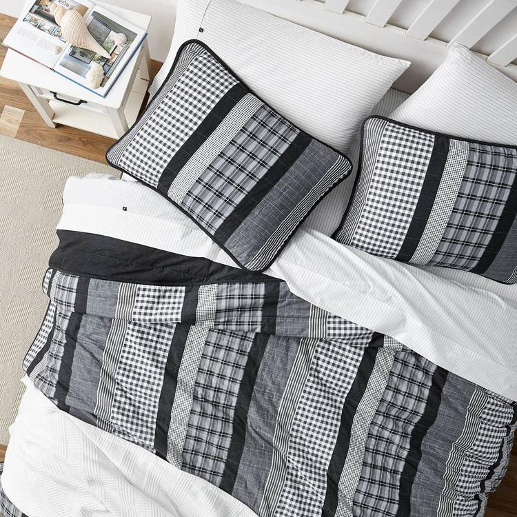 Nautica Gulf Shores 136 Thread Count Reversible Quilt Set