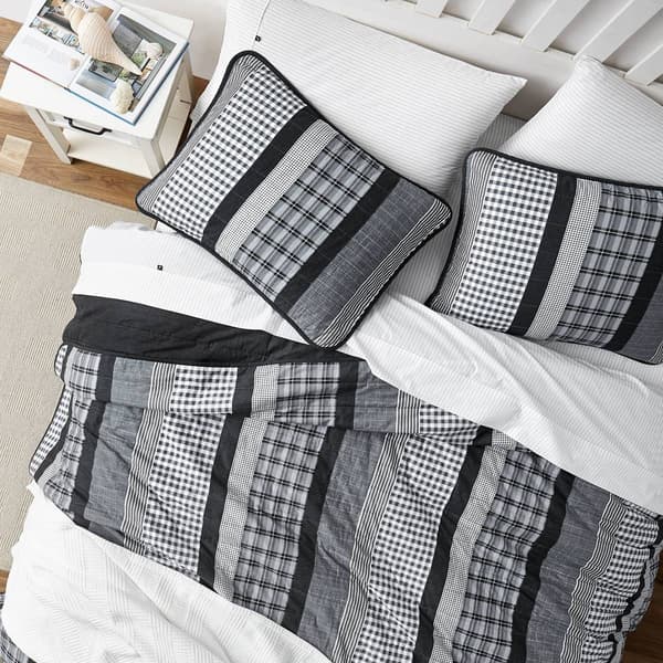 Nautica Gulf Shores 136 Thread Count Reversible Quilt Set