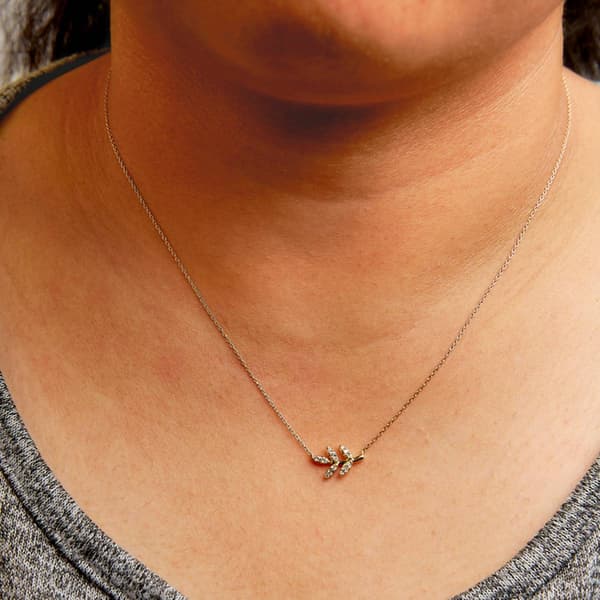 Haus of Brilliance 10kt. Gold 1/10ctw. Diamond Leaf Pendant