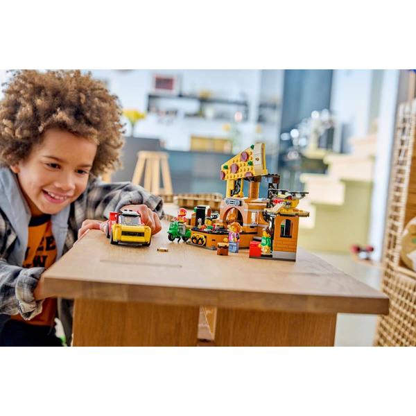 LEGO® City Pizza Delivery Experience Building Kit