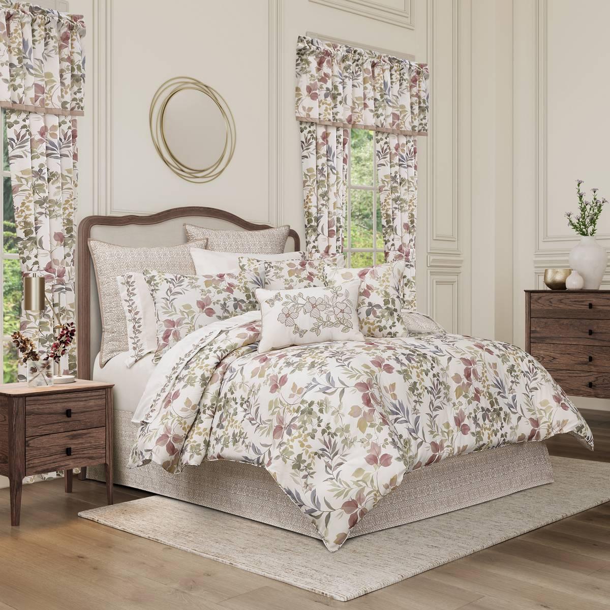 Royal Court Rosewood 4pc. Reversible Comforter Set