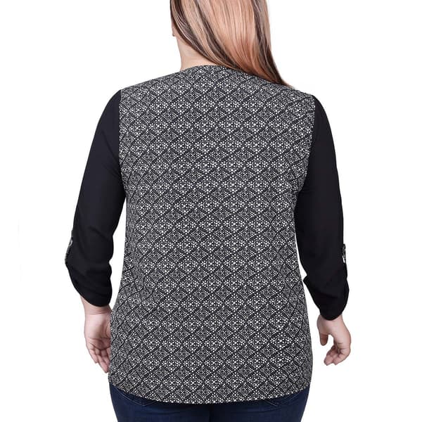 Plus Size NY Collection 3/4 Roll Tab Sleeve Geometric Blouse