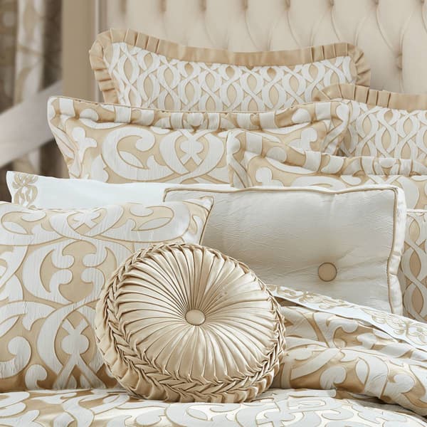 J. Queen New York La Boheme Bedding Collection