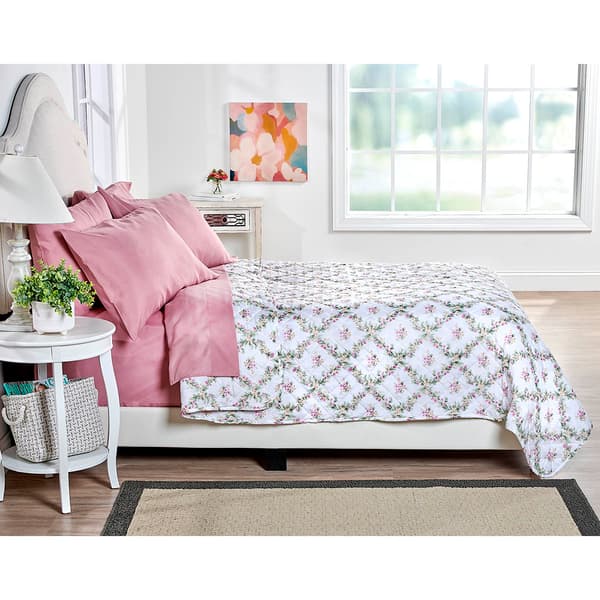 Ashley Cooper&#8482; Trellis Floral Quilt