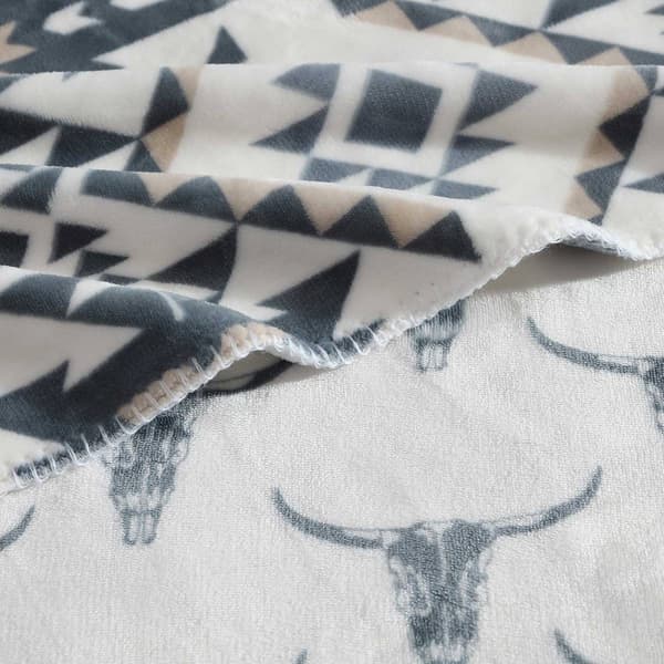 Wrangler Dakota Plush Reversible Throw