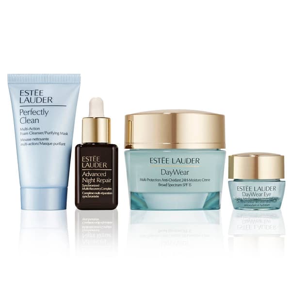 Est&#233;e Lauder&#8482; DayWear Moisturizer Holiday Skincare Gift Set