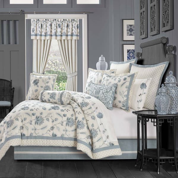 J. Queen New York Blue Garden 4pc. Queen Comforter Set - image 